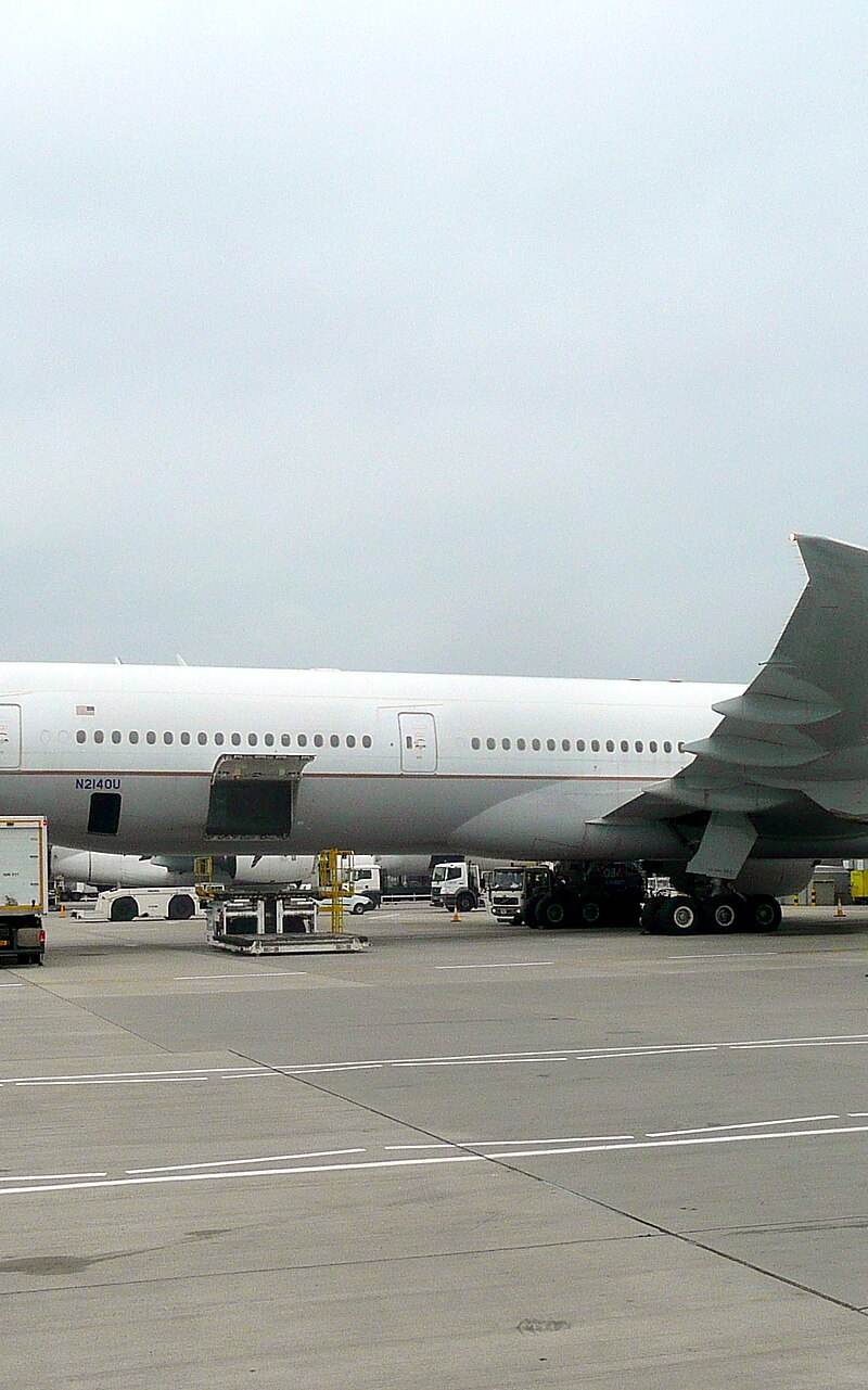 N2140U - Boeing