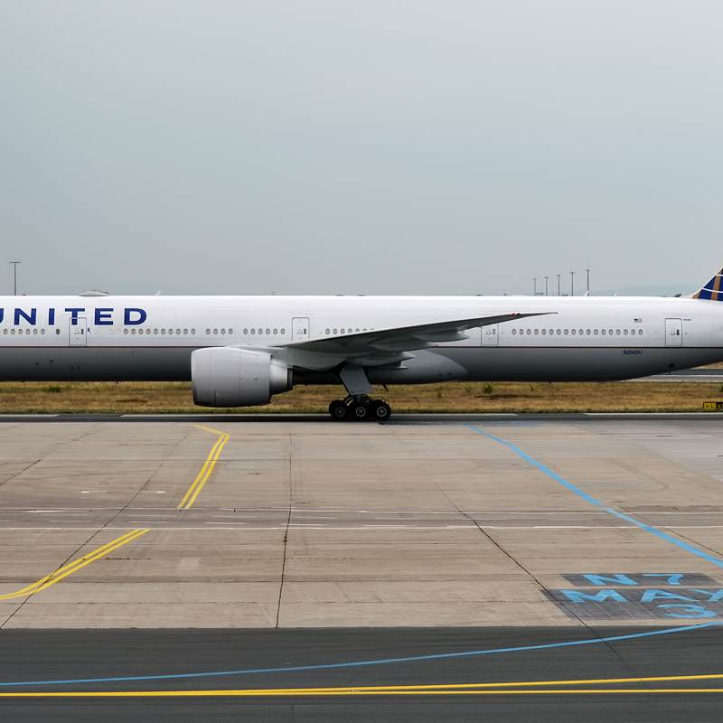 N2140U - Aircraft