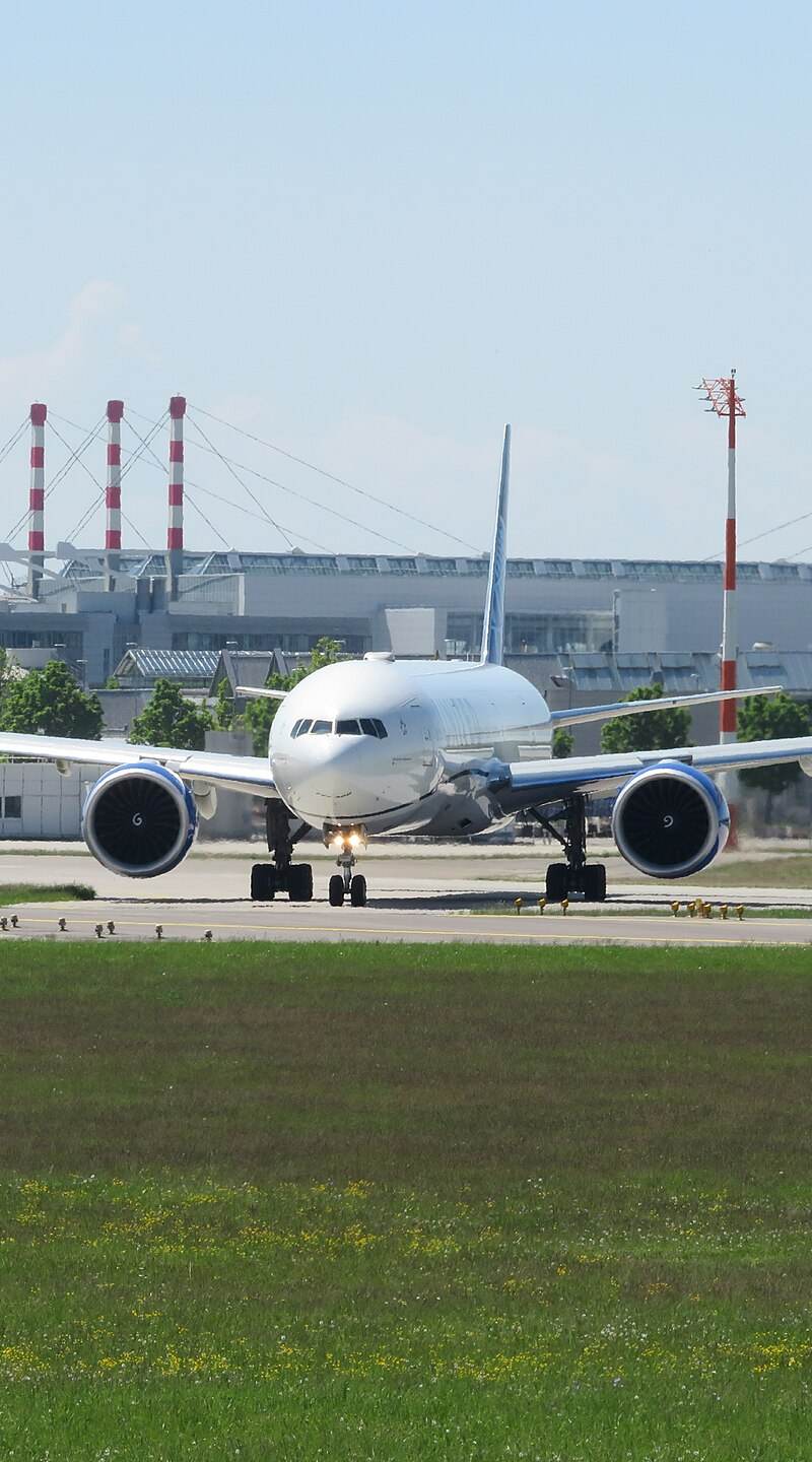 N2250U - Twin-engine aircraft
