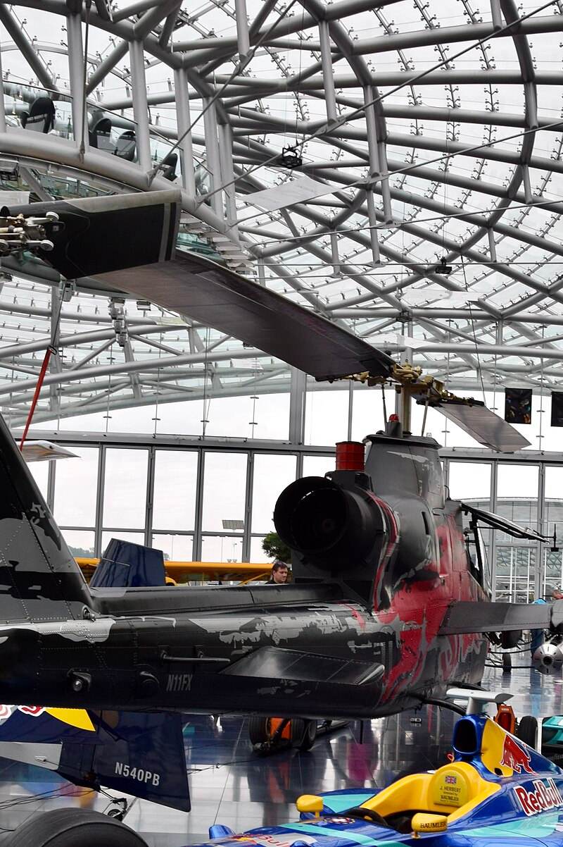 N11FX - Helicopter