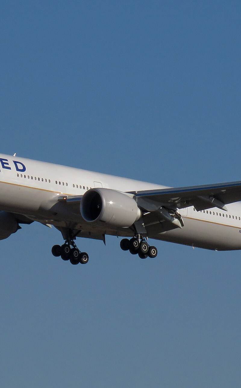 N2333U - Twin-engine aircraft