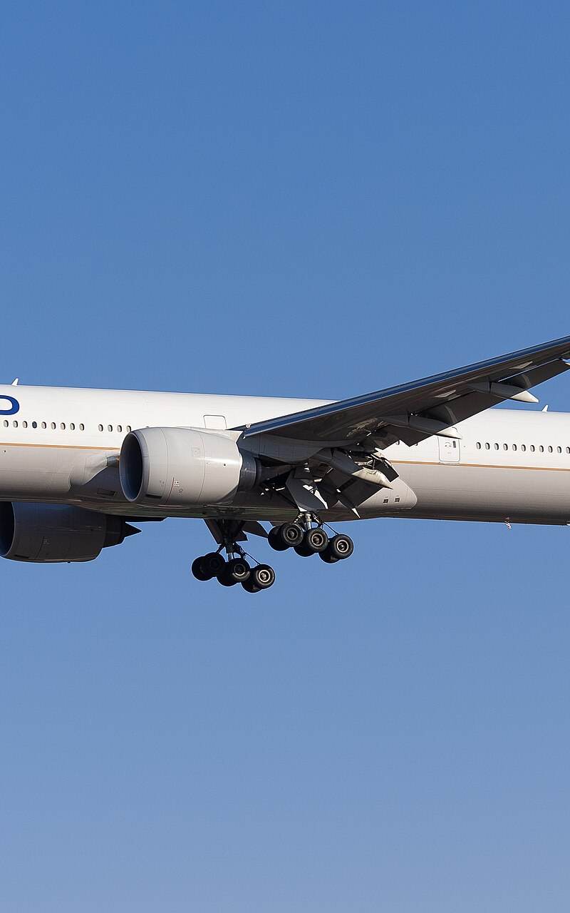 N2333U - Twin-engine aircraft