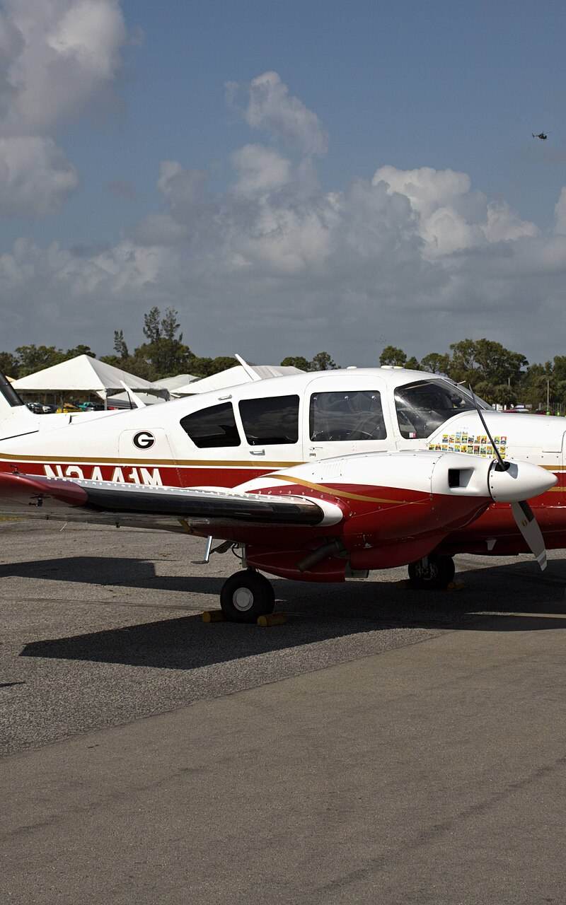 N2441M - Twin-engine aircraft