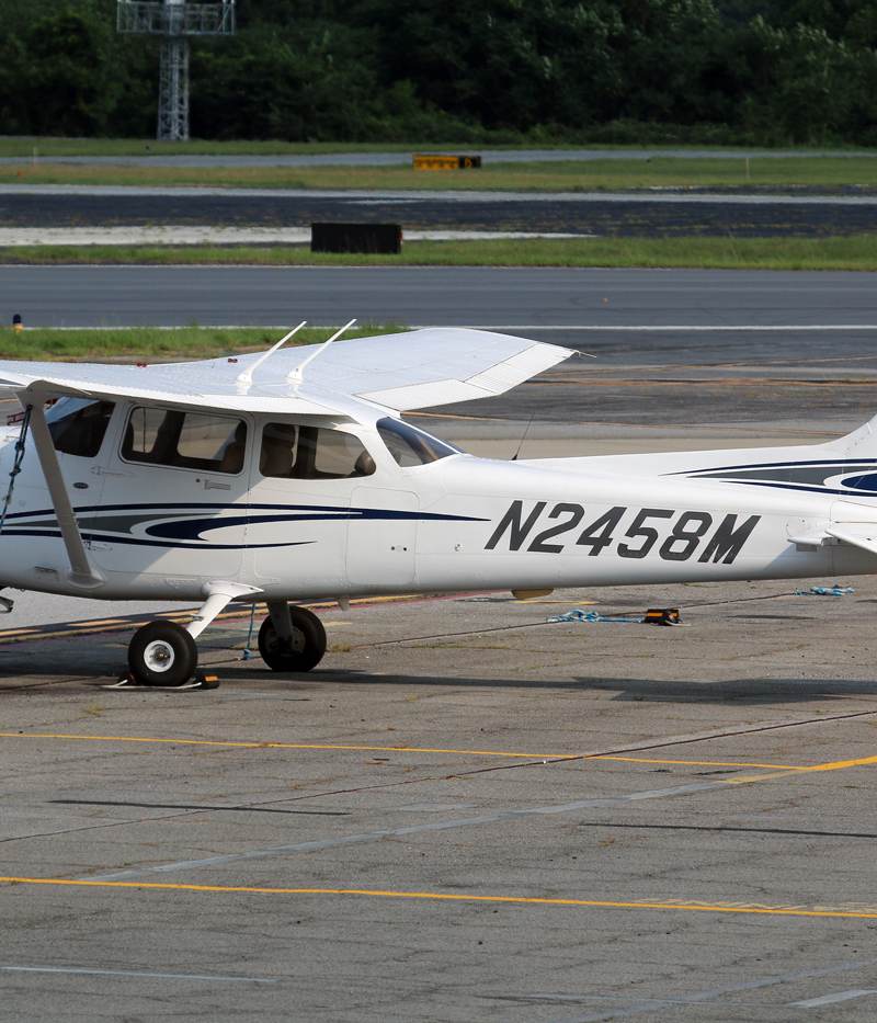 N2458M - Cessna