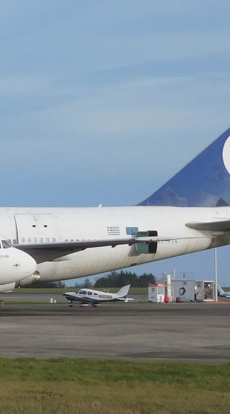 N2699D - Twin-engine aircraft