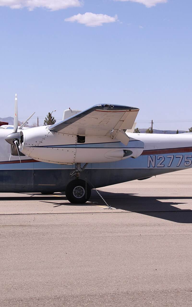 N2775B - Twin-engine aircraft