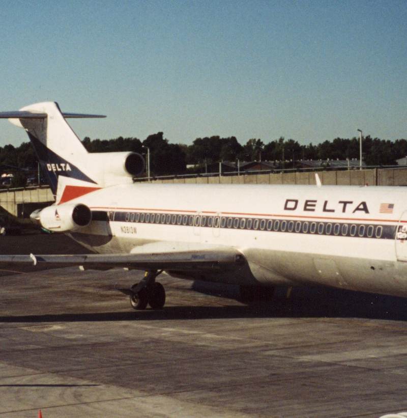 N2813W - Aircraft