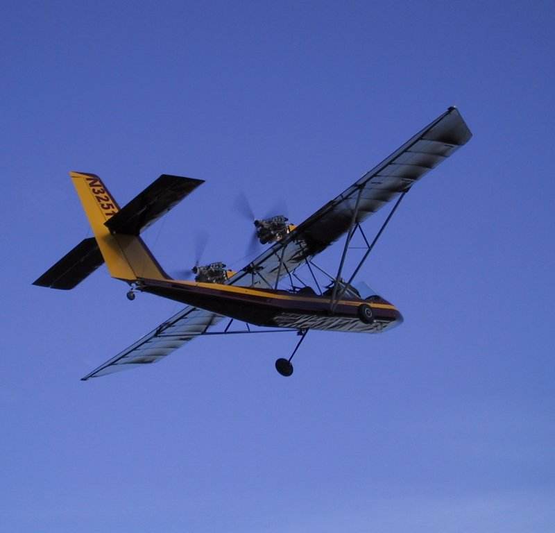 N3251E - Twin-engine aircraft