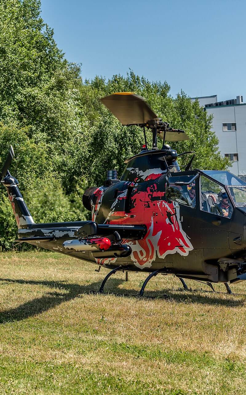 N11FX - Helicopter