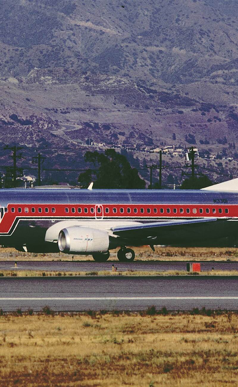 N3301 - Twin-engine aircraft