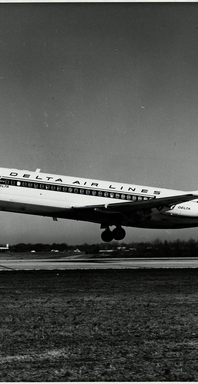 N3304L - Aircraft
