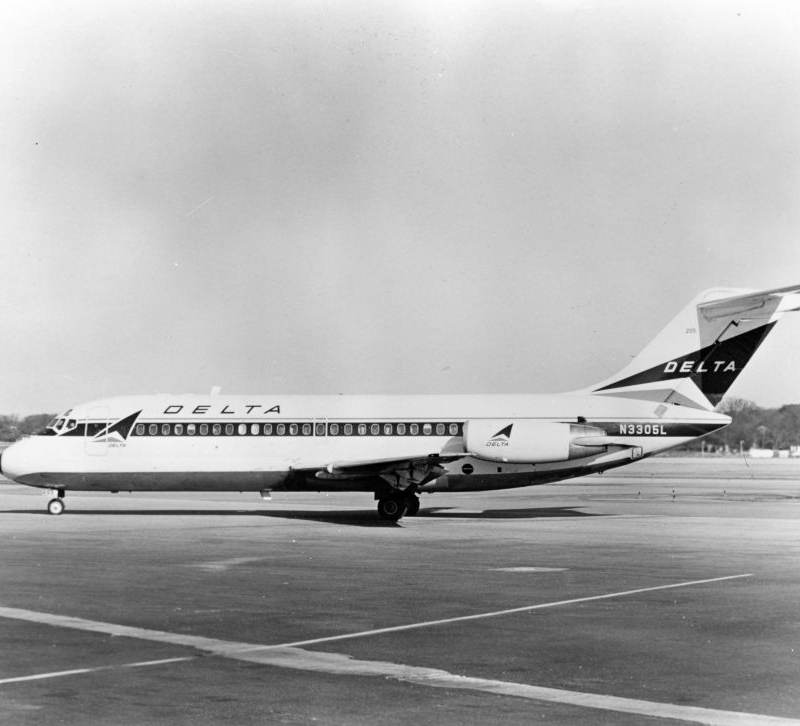 N3305L - Aircraft