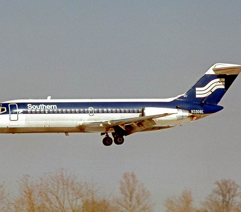 N3309L - Twin-engine aircraft