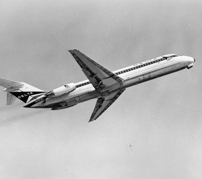 N3319L - Douglas