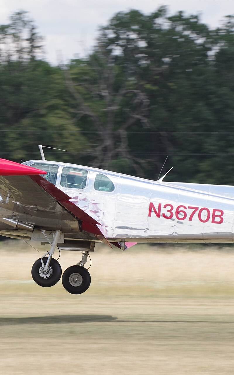 N3670B - Single-engine aircraft