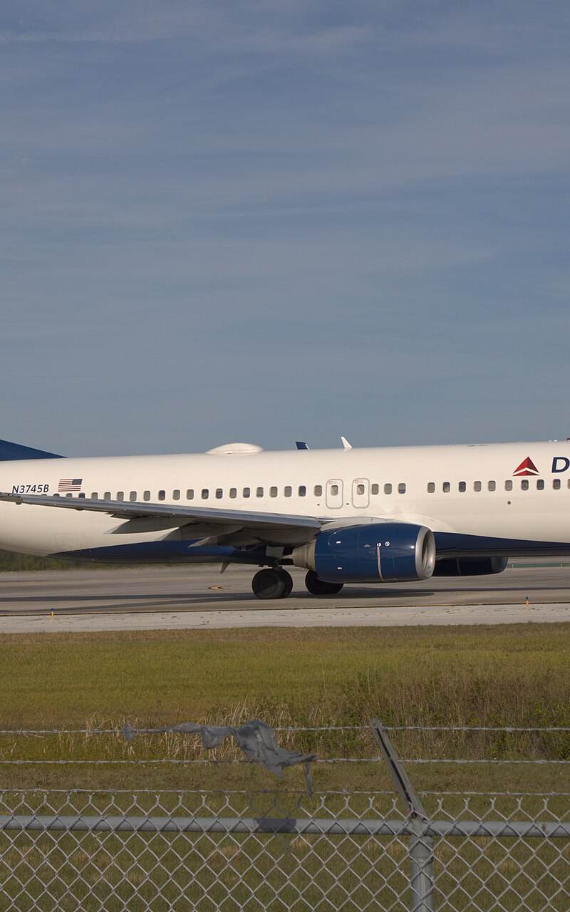 N3745B - Twin-engine aircraft