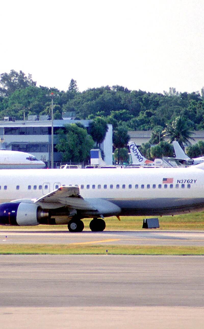 N3762Y - Twin-engine aircraft