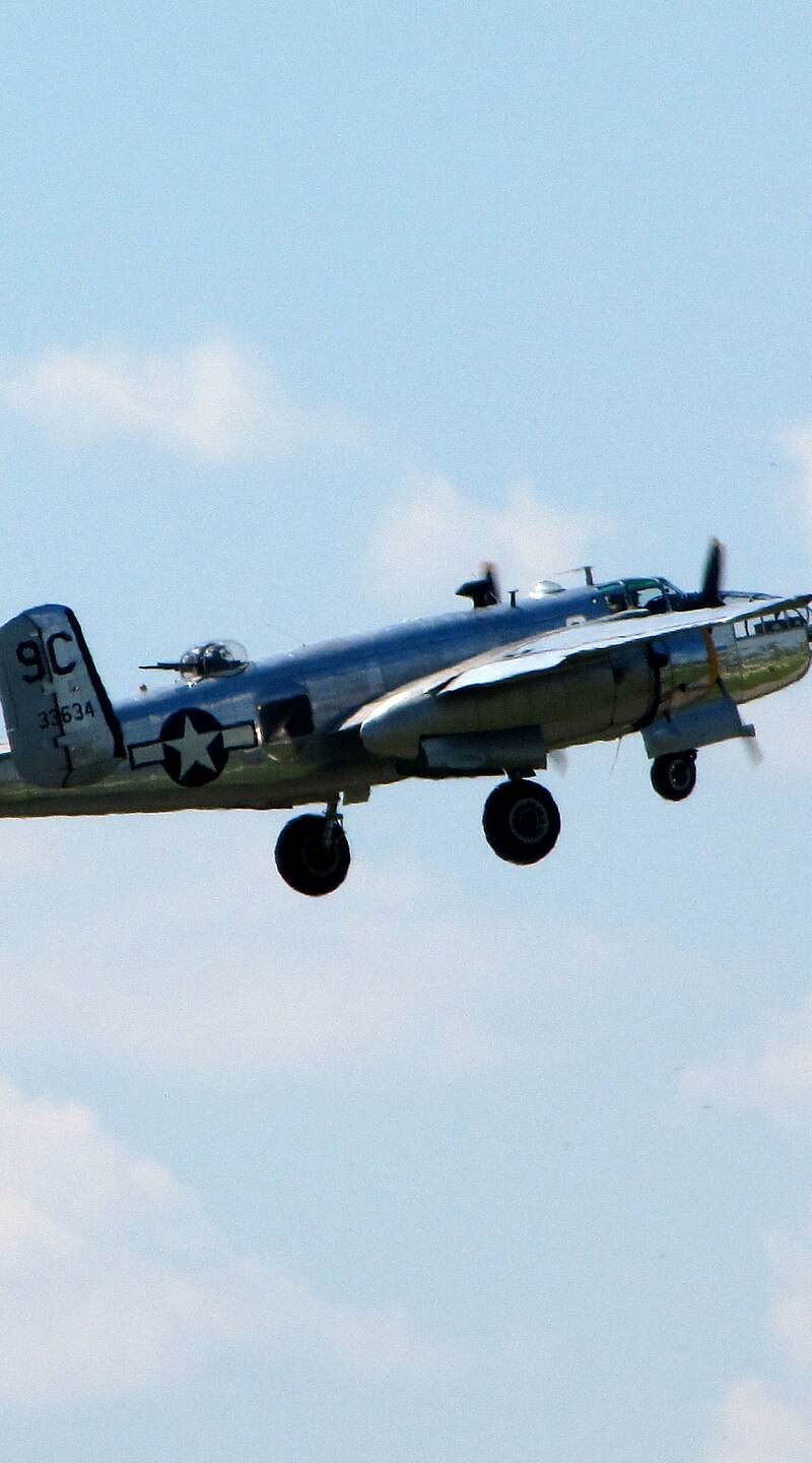 N3774 - Twin-engine aircraft