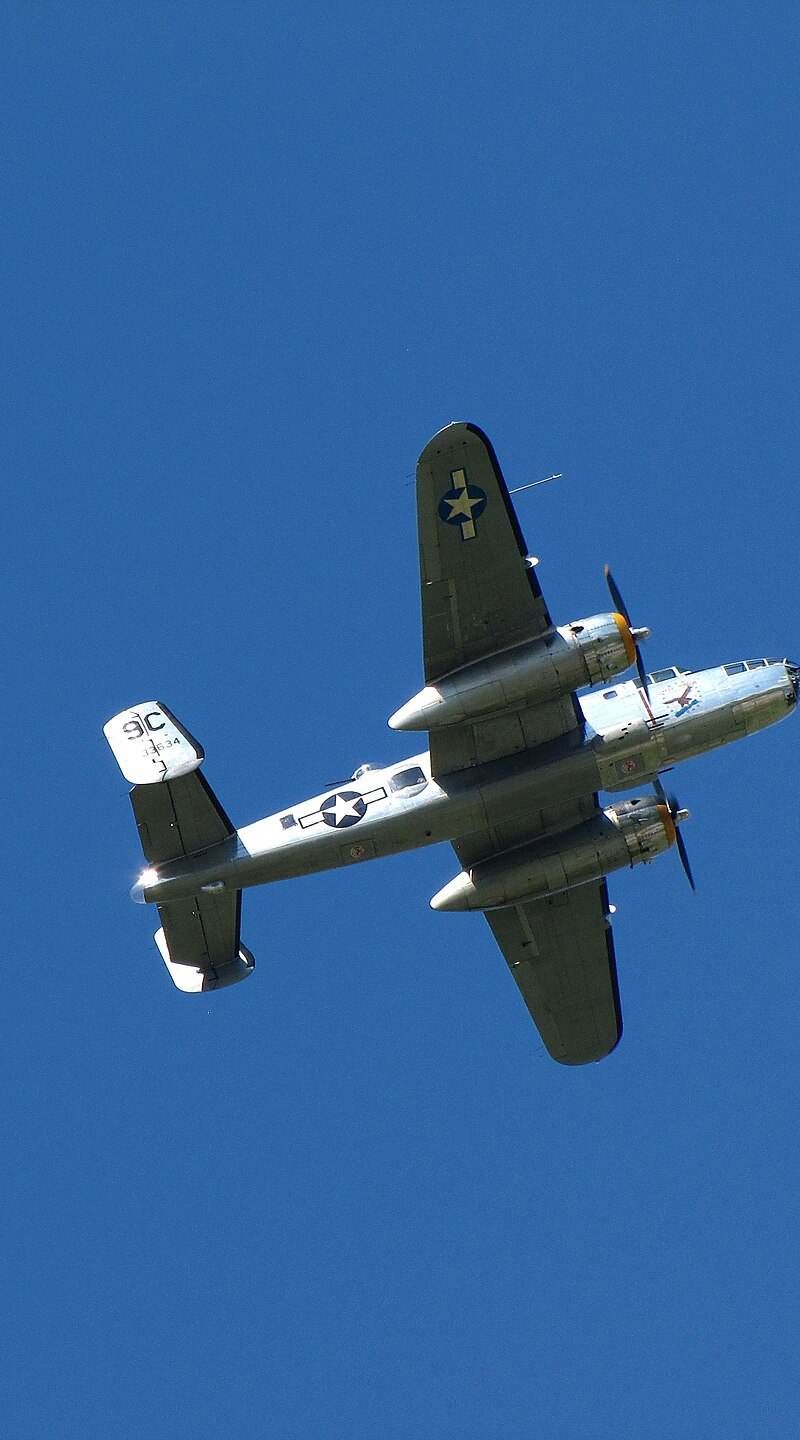 N3774 - Twin-engine aircraft