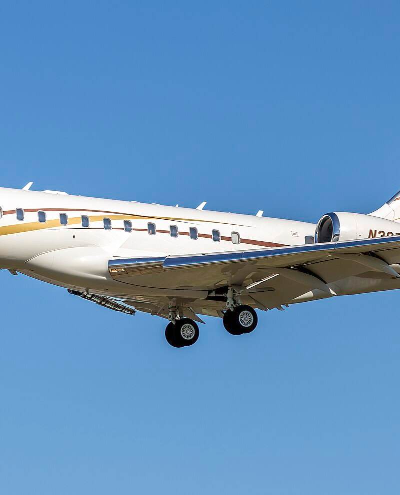 N3877 - Business jet