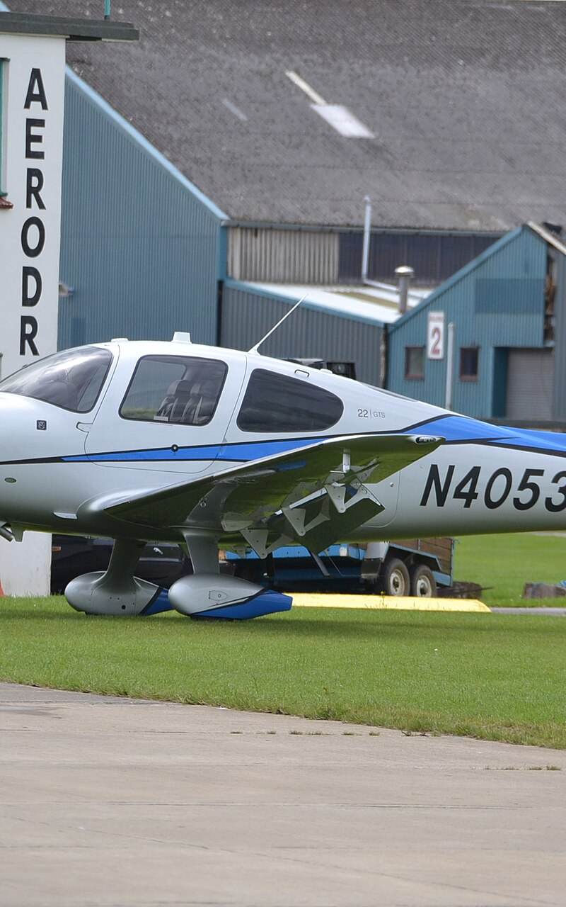 N4053M - Cirrus