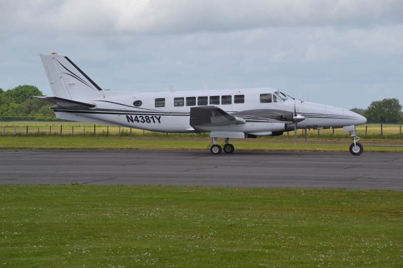 N4381Y - Twin-engine aircraft