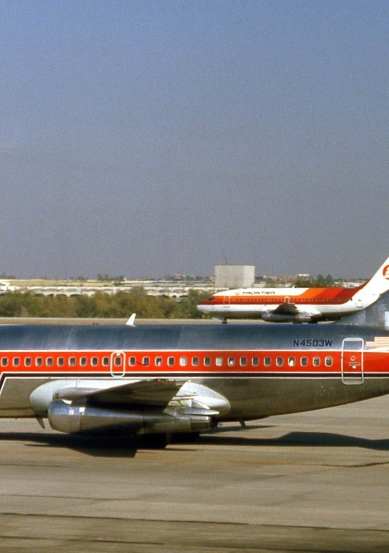 N4503W - Twin-engine aircraft
