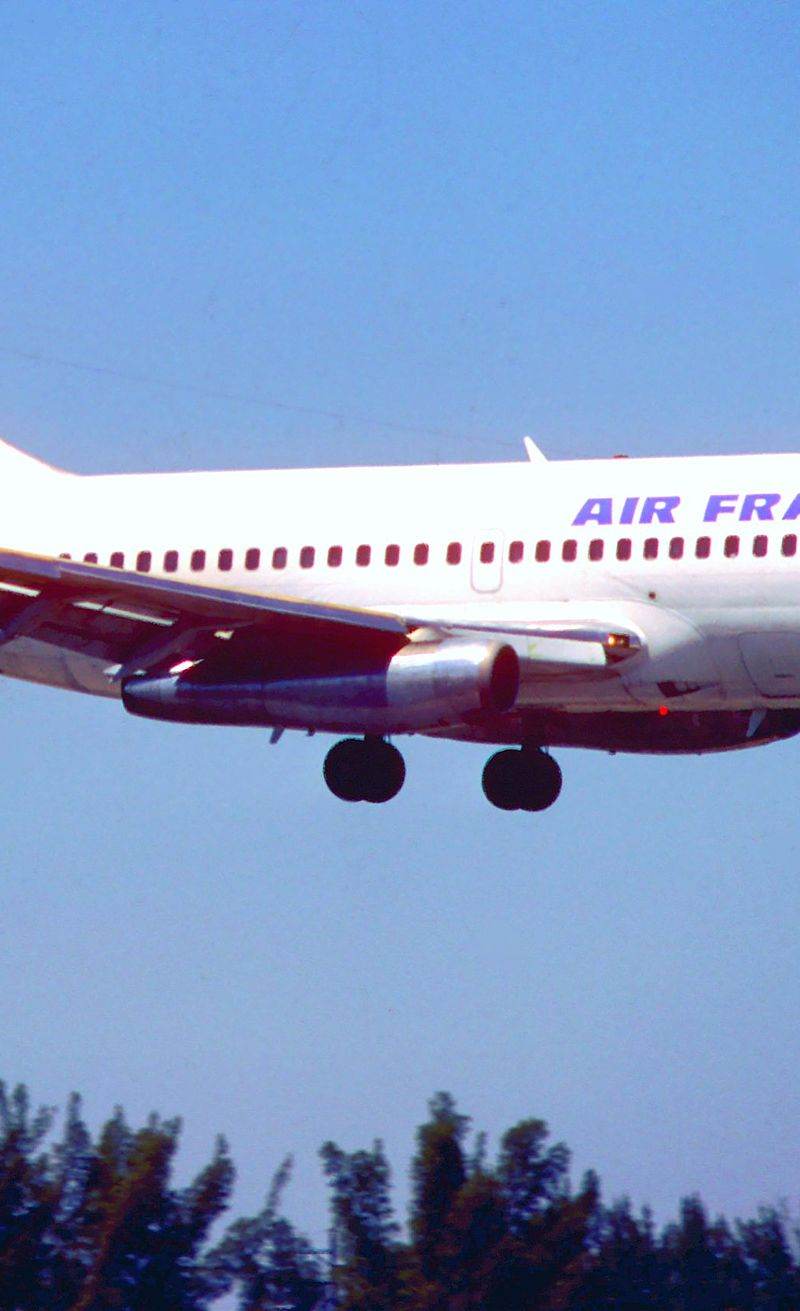 N4522W - Twin-engine aircraft