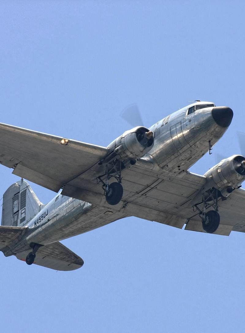 N4550J - Twin-engine aircraft