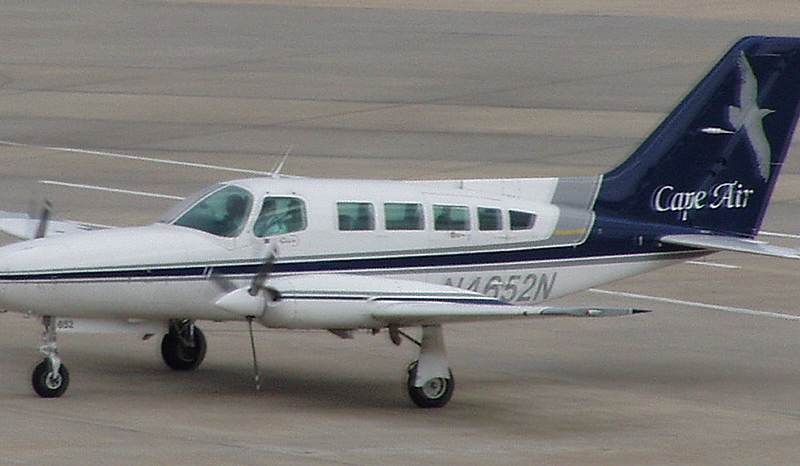 N4652N - Twin-engine aircraft