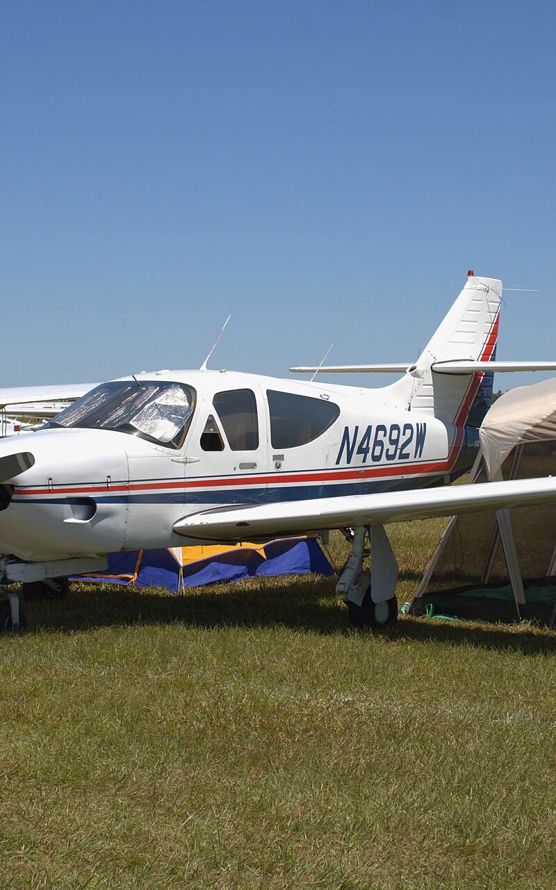 N4692W - Single-engine aircraft