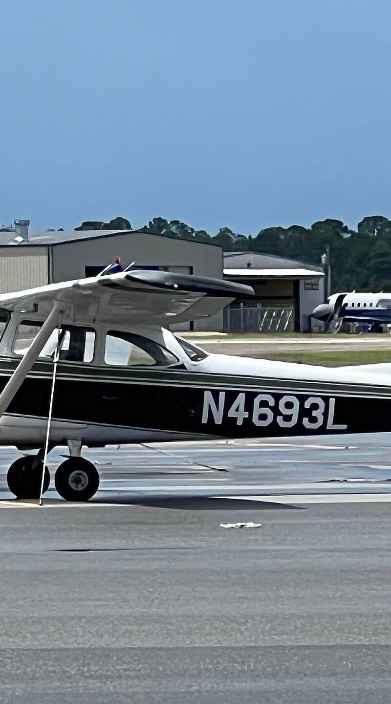 N4693L - Business jet