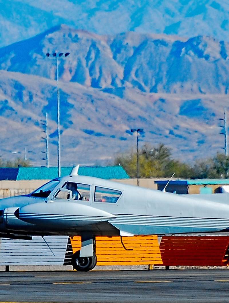 N4801B - Twin-engine aircraft