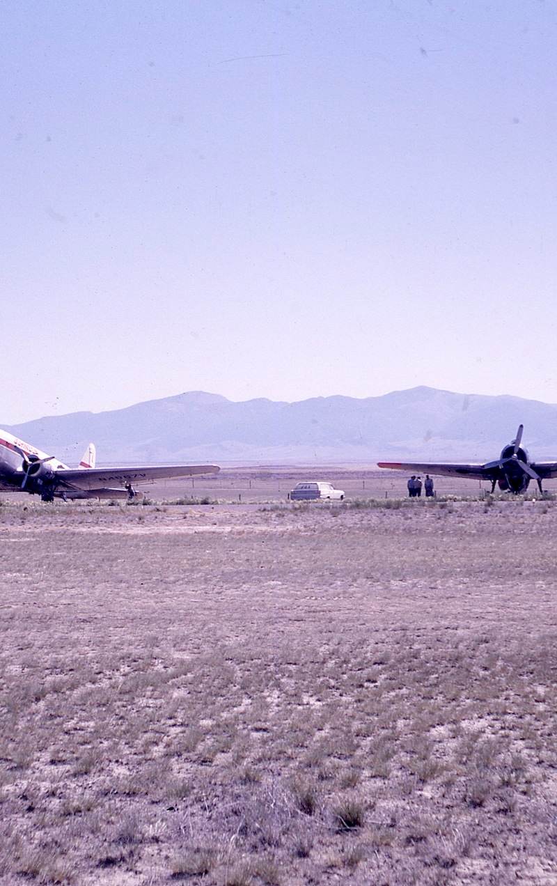 N4867V - Twin-engine aircraft