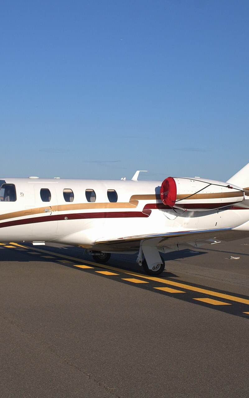 N4997 - Business jet