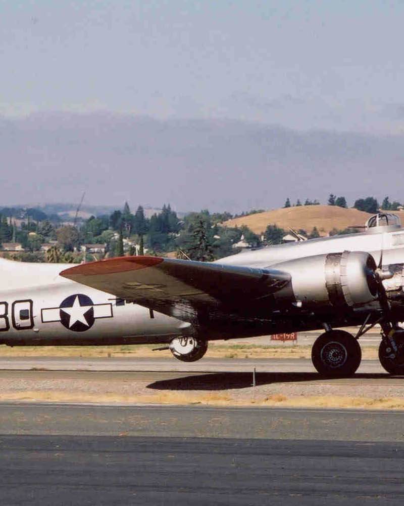  - Twin-engine aircraft