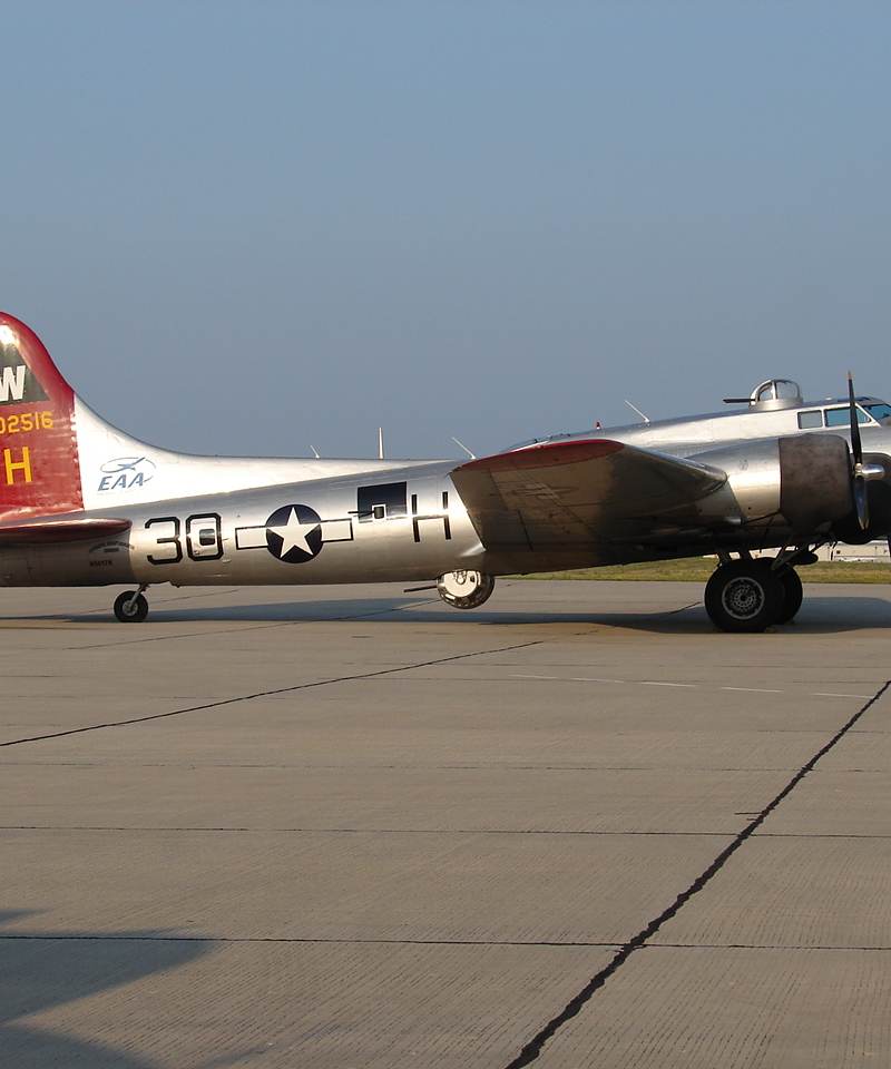  - Twin-engine aircraft