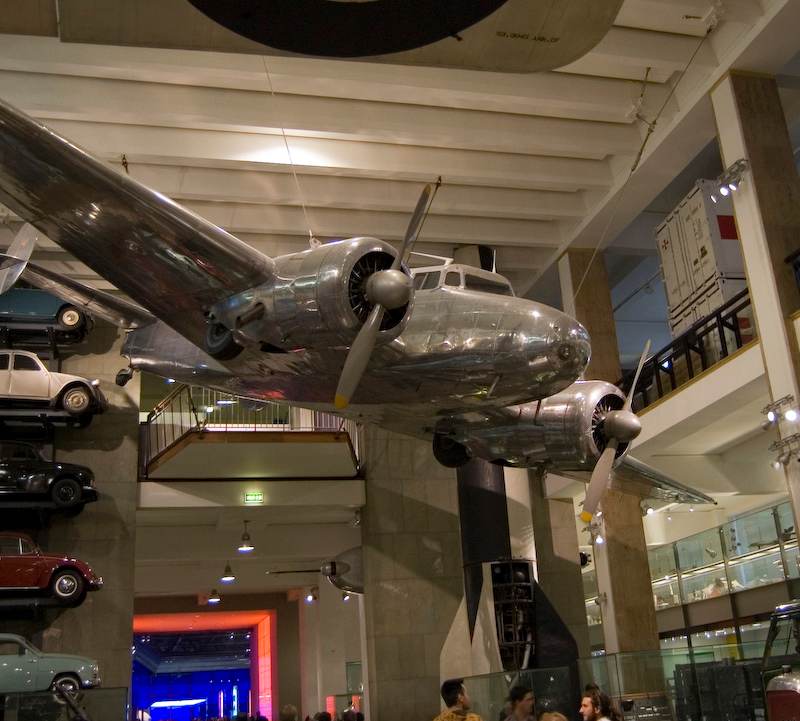  - Twin-engine aircraft