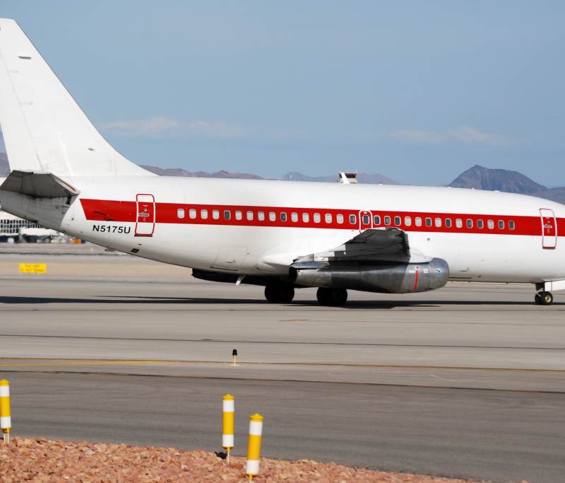N5175U - Twin-engine aircraft