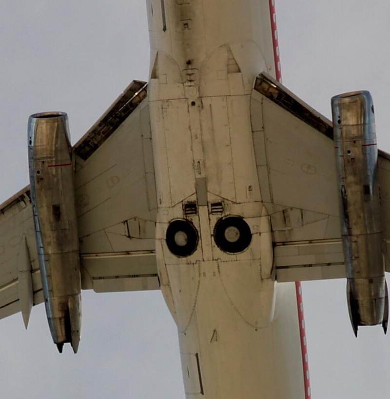 N5176Y - Twin-engine aircraft
