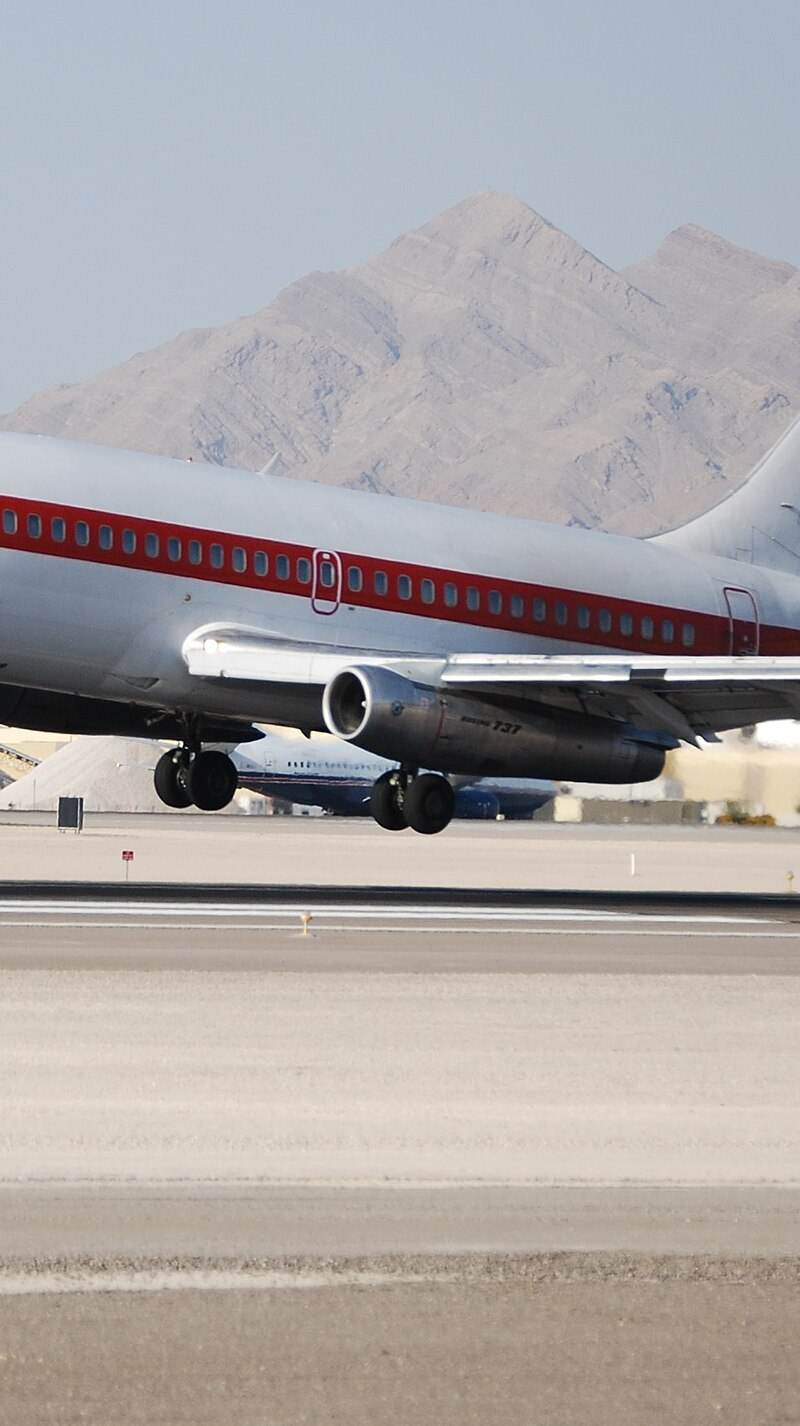 N5177C - Twin-engine aircraft