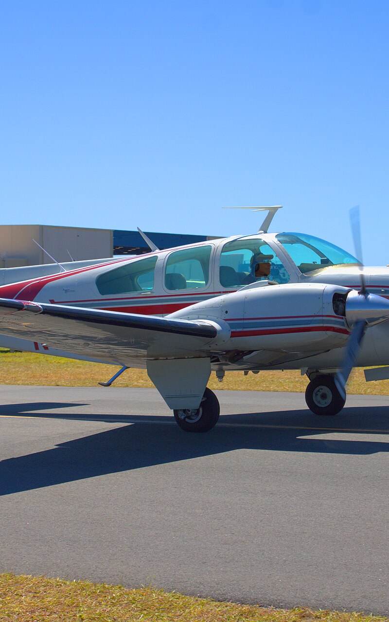 N5437U - Twin-engine aircraft