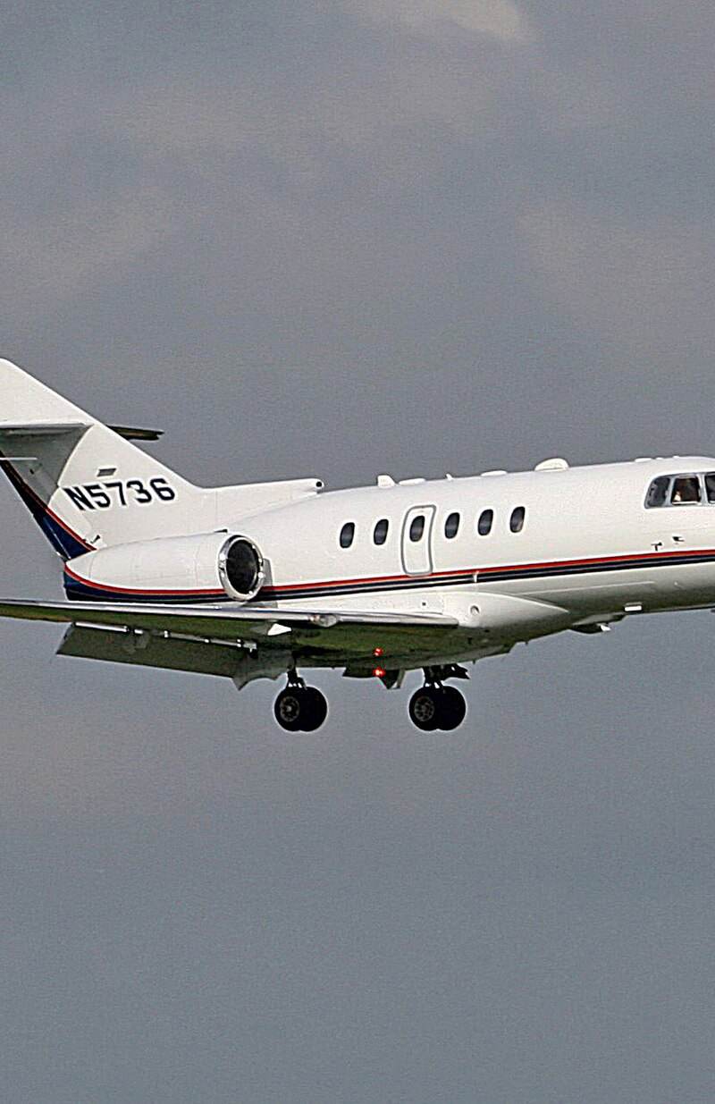 N5736 - Business jet