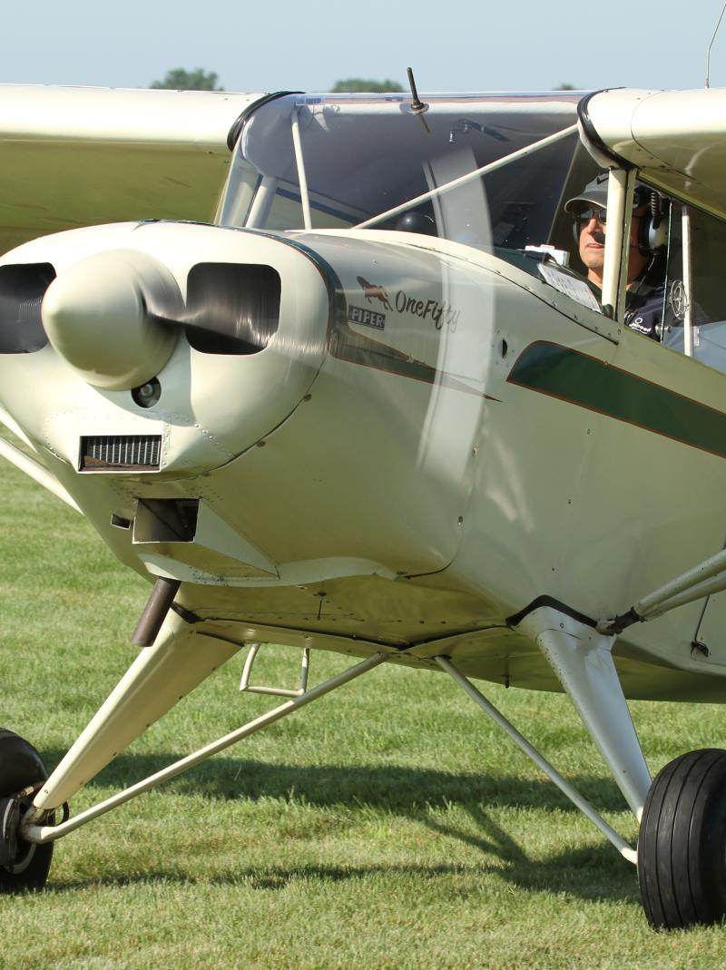 N5886H - Piper