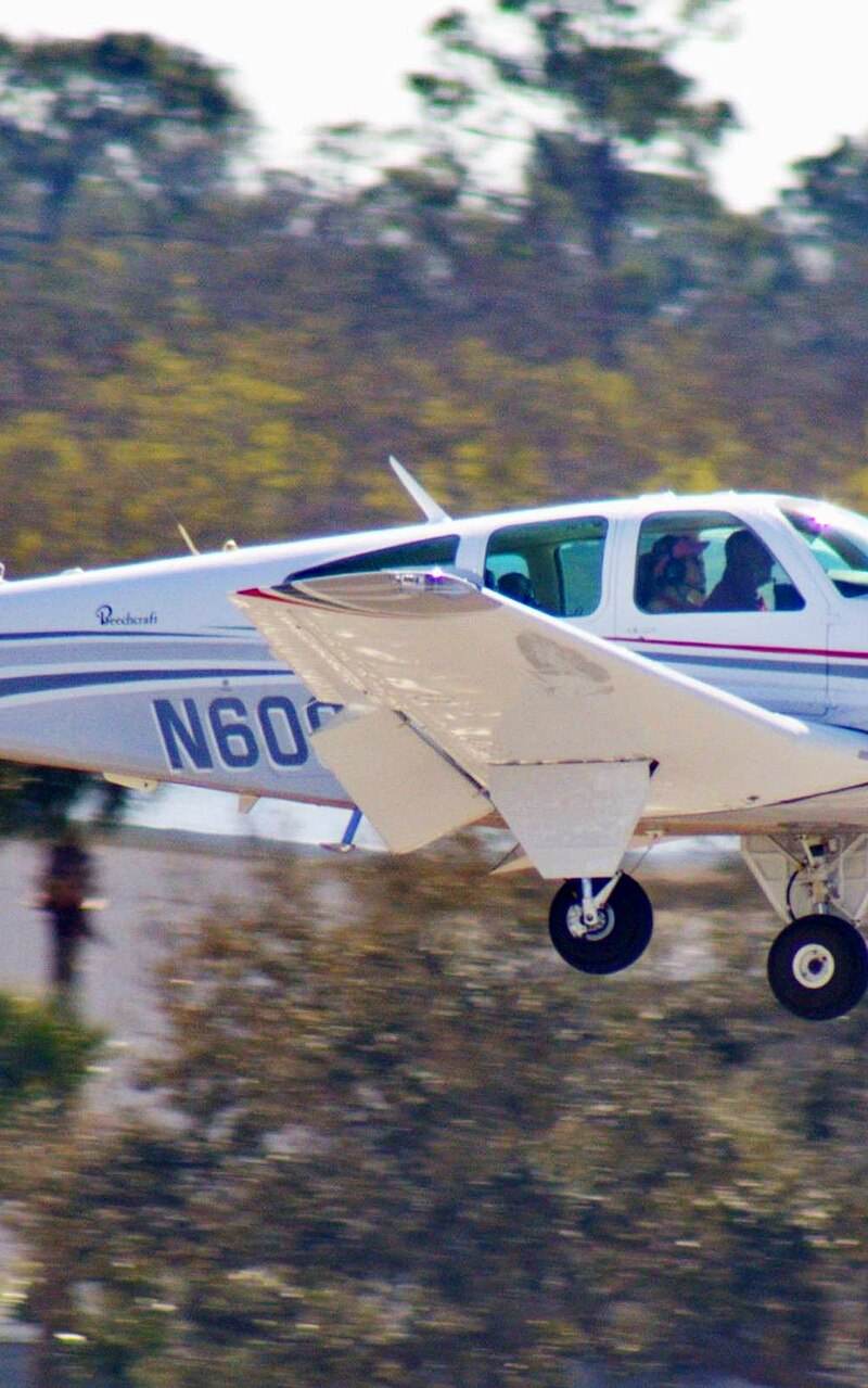 N6064S - Beechcraft