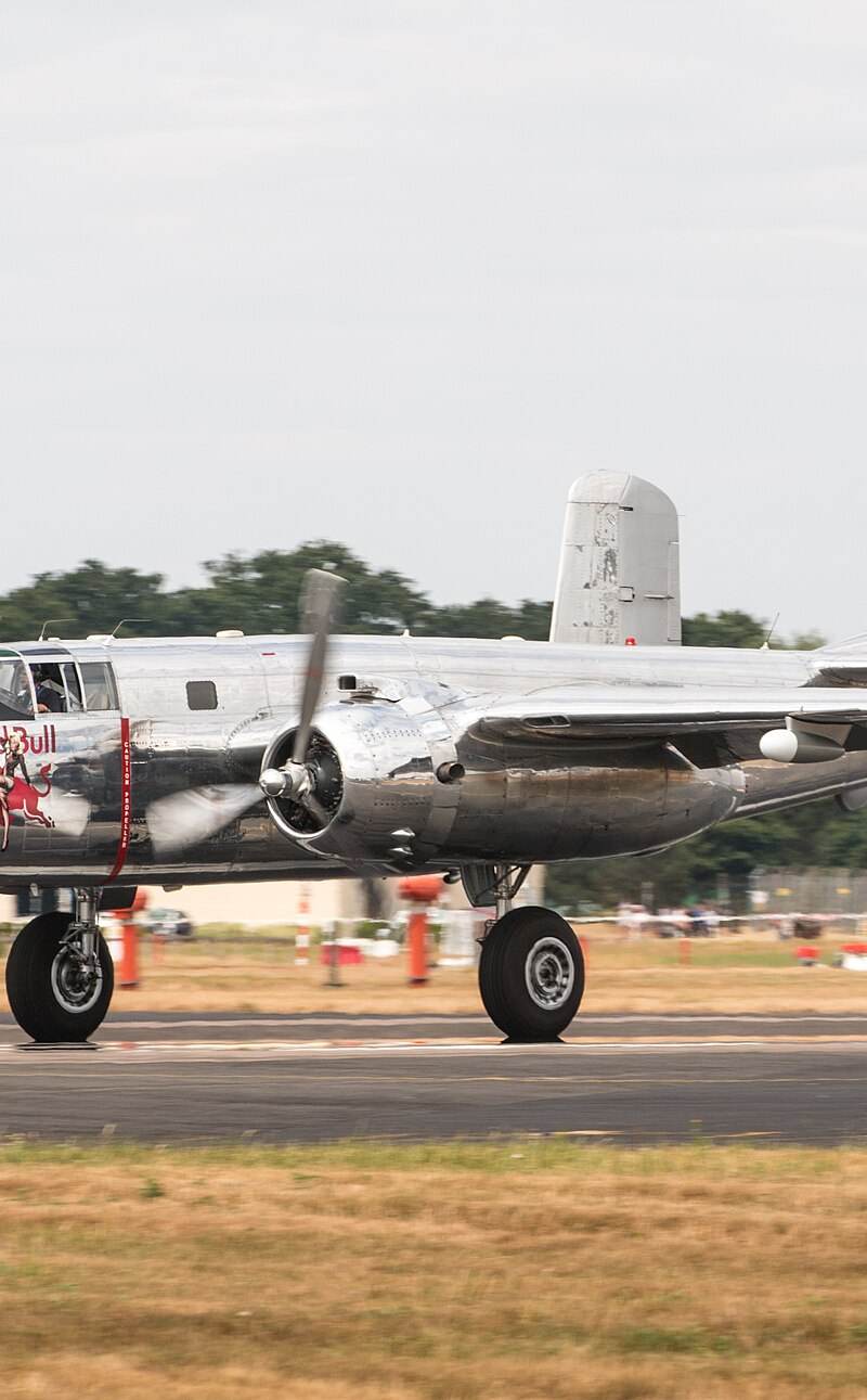 N6123C - Twin-engine aircraft