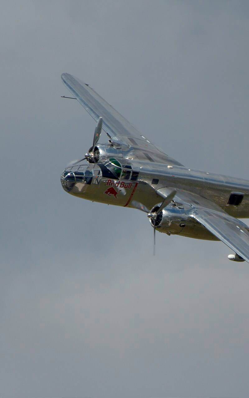  - Twin-engine aircraft