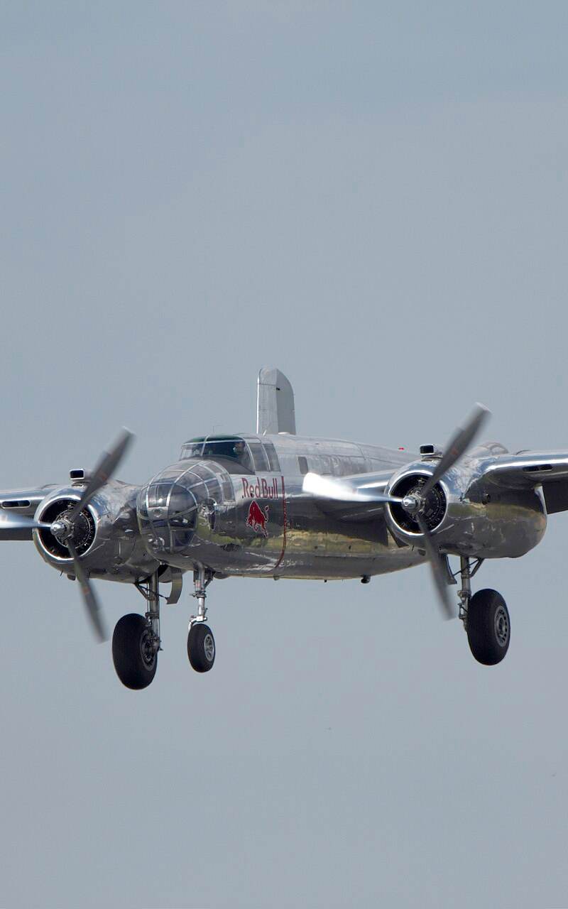  - Twin-engine aircraft