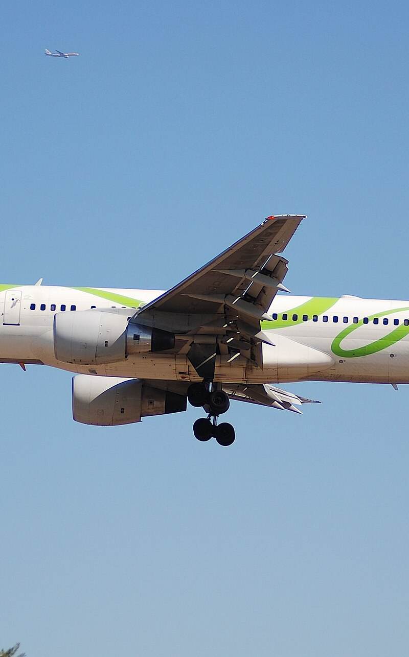 N6700 - Twin-engine aircraft