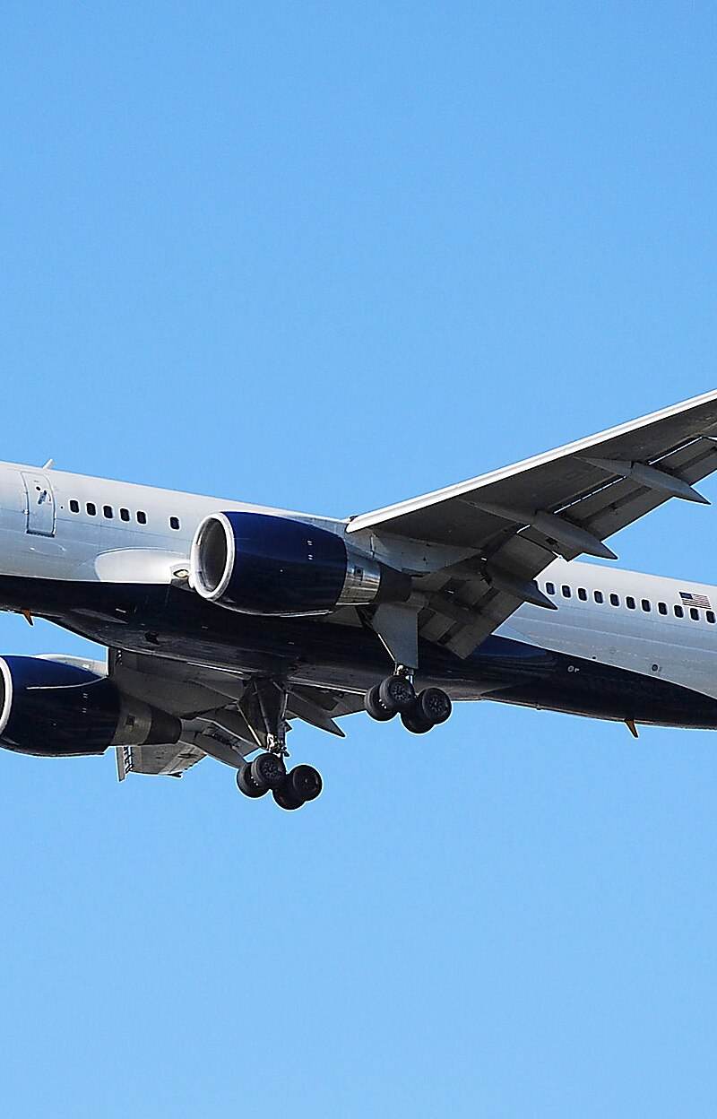 N6701 - Twin-engine aircraft